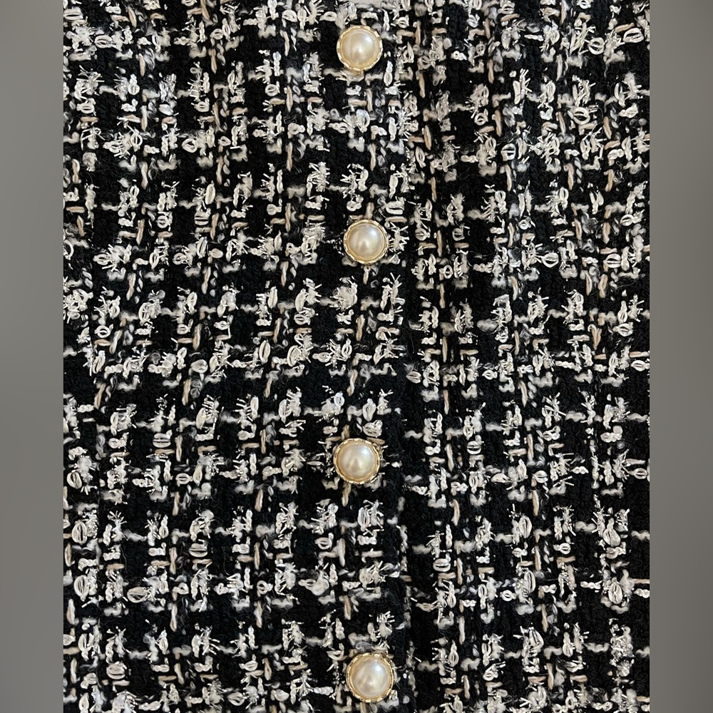 Lulus Upscale Instinct Black and Silver Tweed
Button-Front Tank Top size XS - Picture 8 of 11